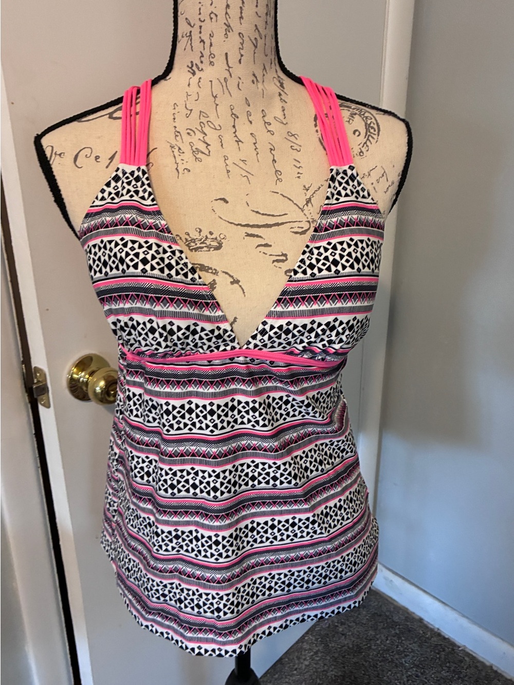 So-XL Neon Pink Strappy Tribal Print Tankini Top